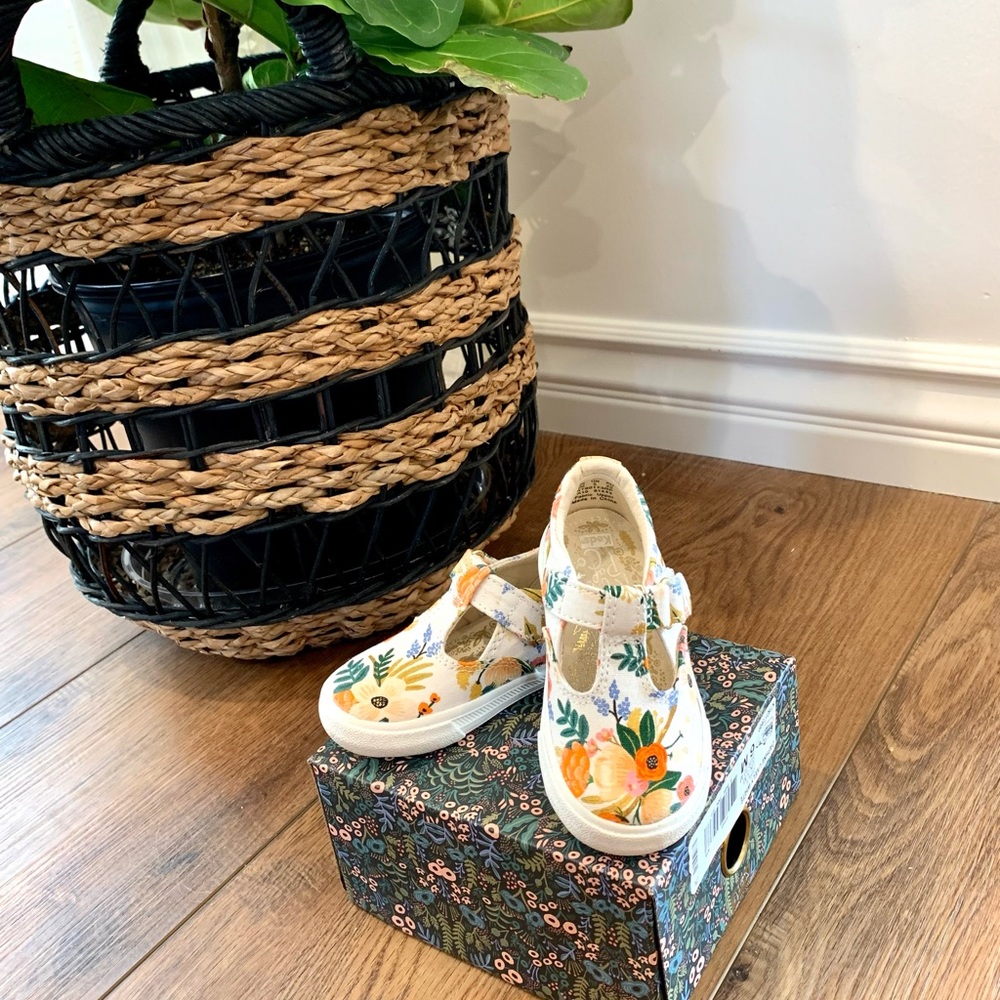 Rifle Paper Co/Keds little girls “daphne” sneaker; size 6